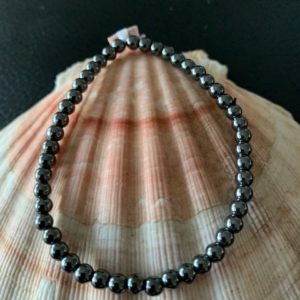 bracelet simple hématite 4 mm